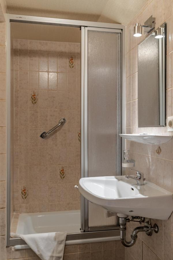 Hotel Garni Jaegerhof Грайнау Екстериор снимка