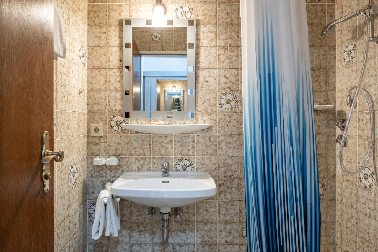 Hotel Garni Jaegerhof Грайнау Екстериор снимка